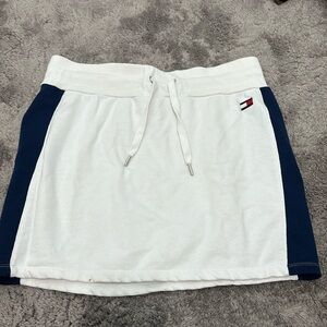 Cloth White Tommy Hilfiger Skirt!